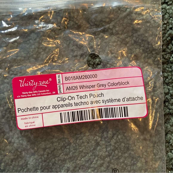 Thirty-one clip-on tech pouch - Picture 4 of 4